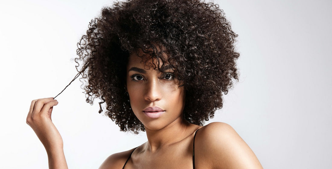 Retour aux cheveux naturels : Transition capillaire ou big chop ?